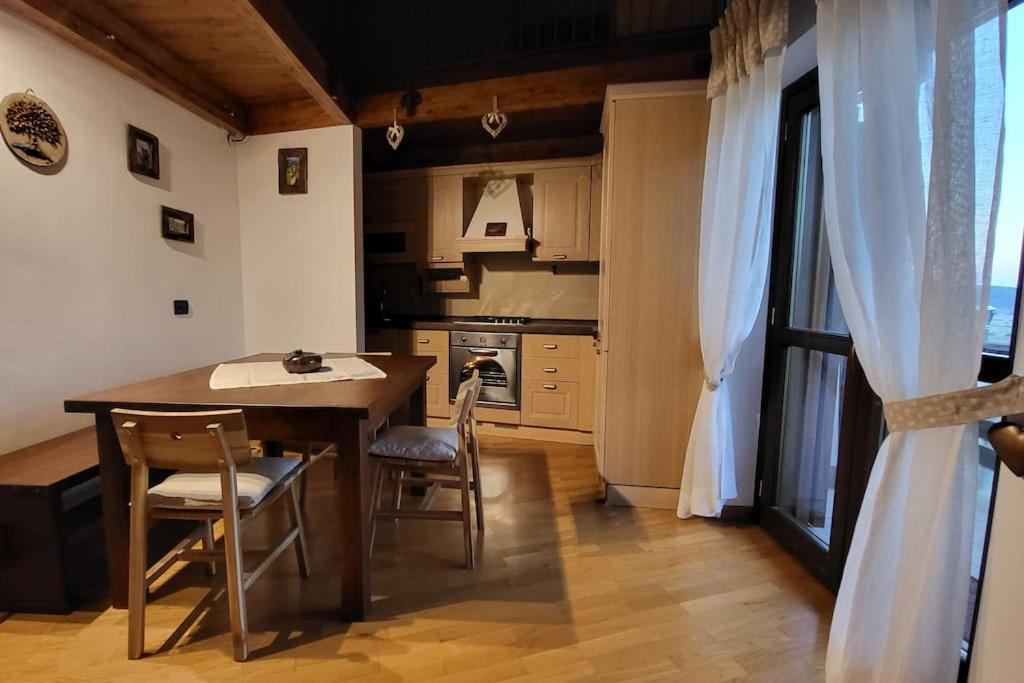 Apartamento Attico E Super Attico Panoramico Rocca di Cambio Exterior foto
