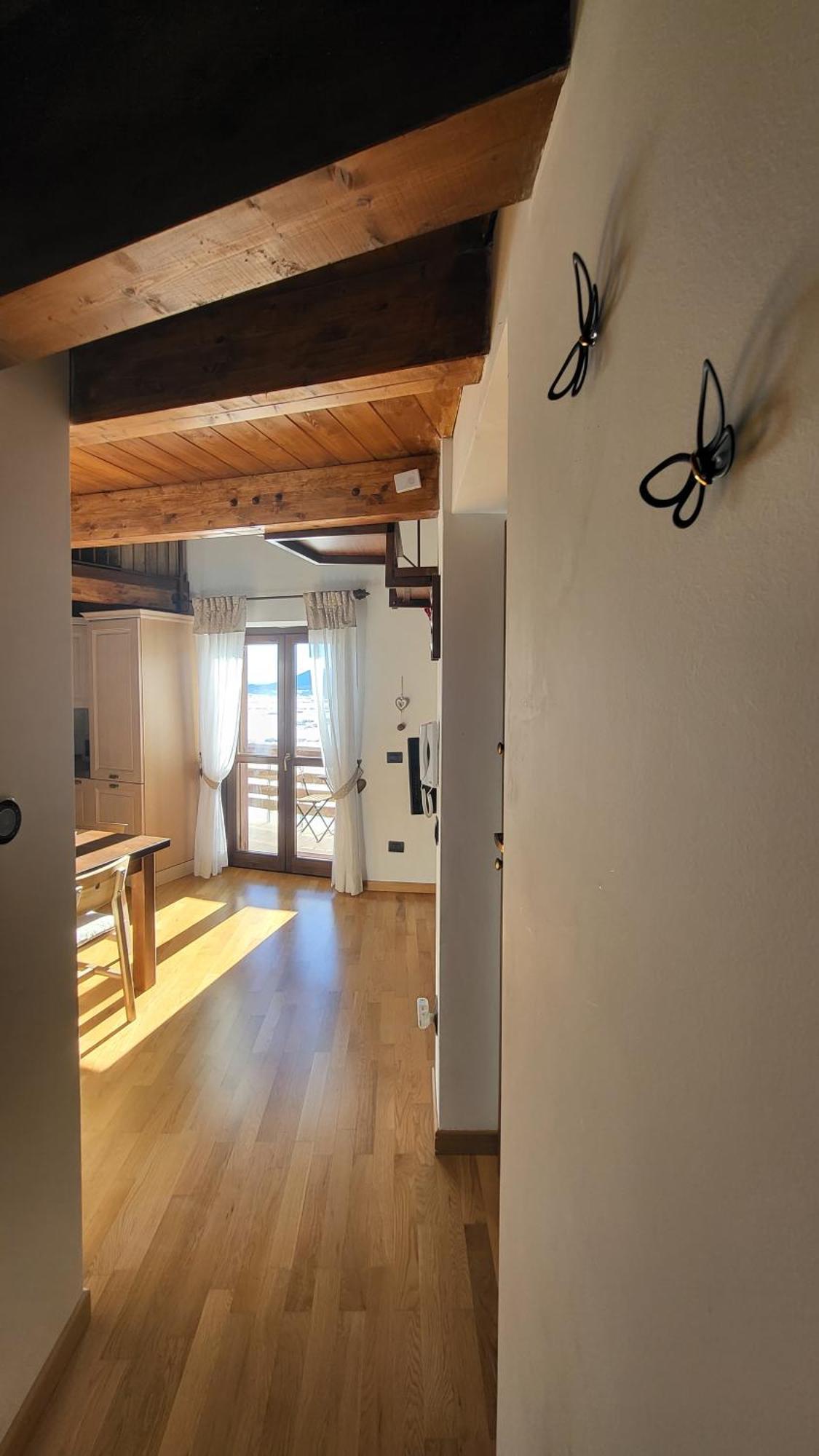 Apartamento Attico E Super Attico Panoramico Rocca di Cambio Exterior foto